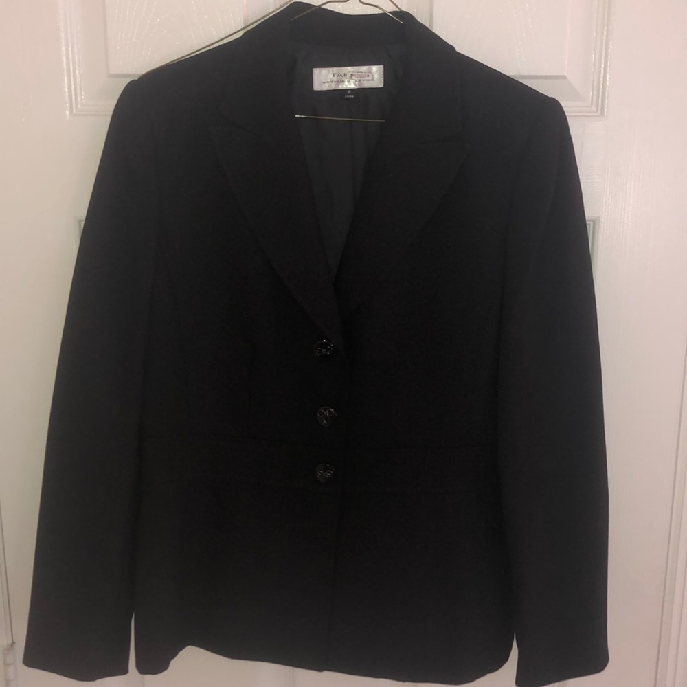 TAHARI Black Tweed Business Blazer and Pant Suit